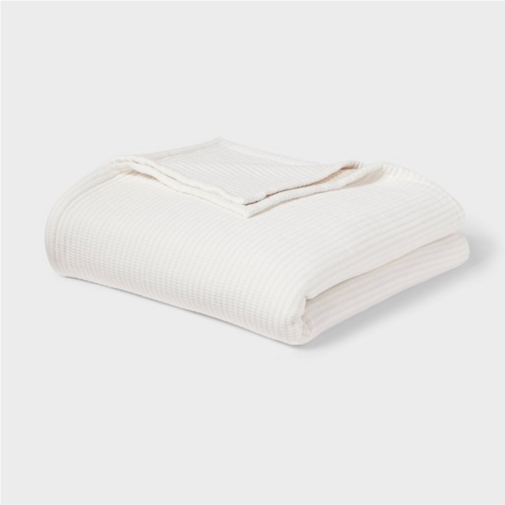 THRESHOLD NWT matalesse bed blanket -Ivory -full/queen
